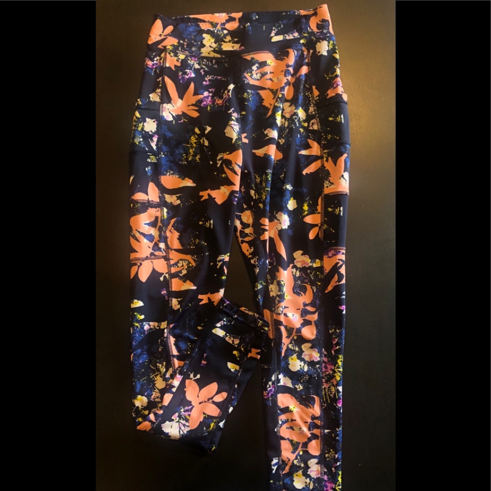 NWOT Camo Leggings
